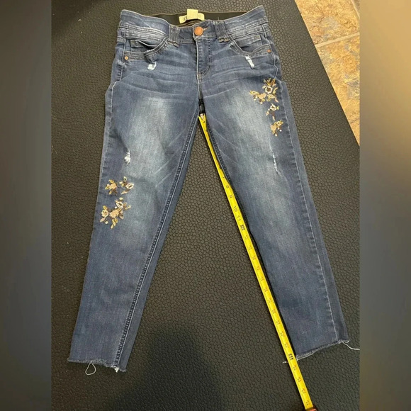 Democracy Denim - DEMOCRACY “Ab"solution® Blue Denim embroidered size 6